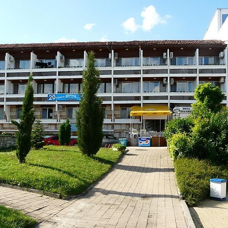 Family Hotel 발치크 외부 사진